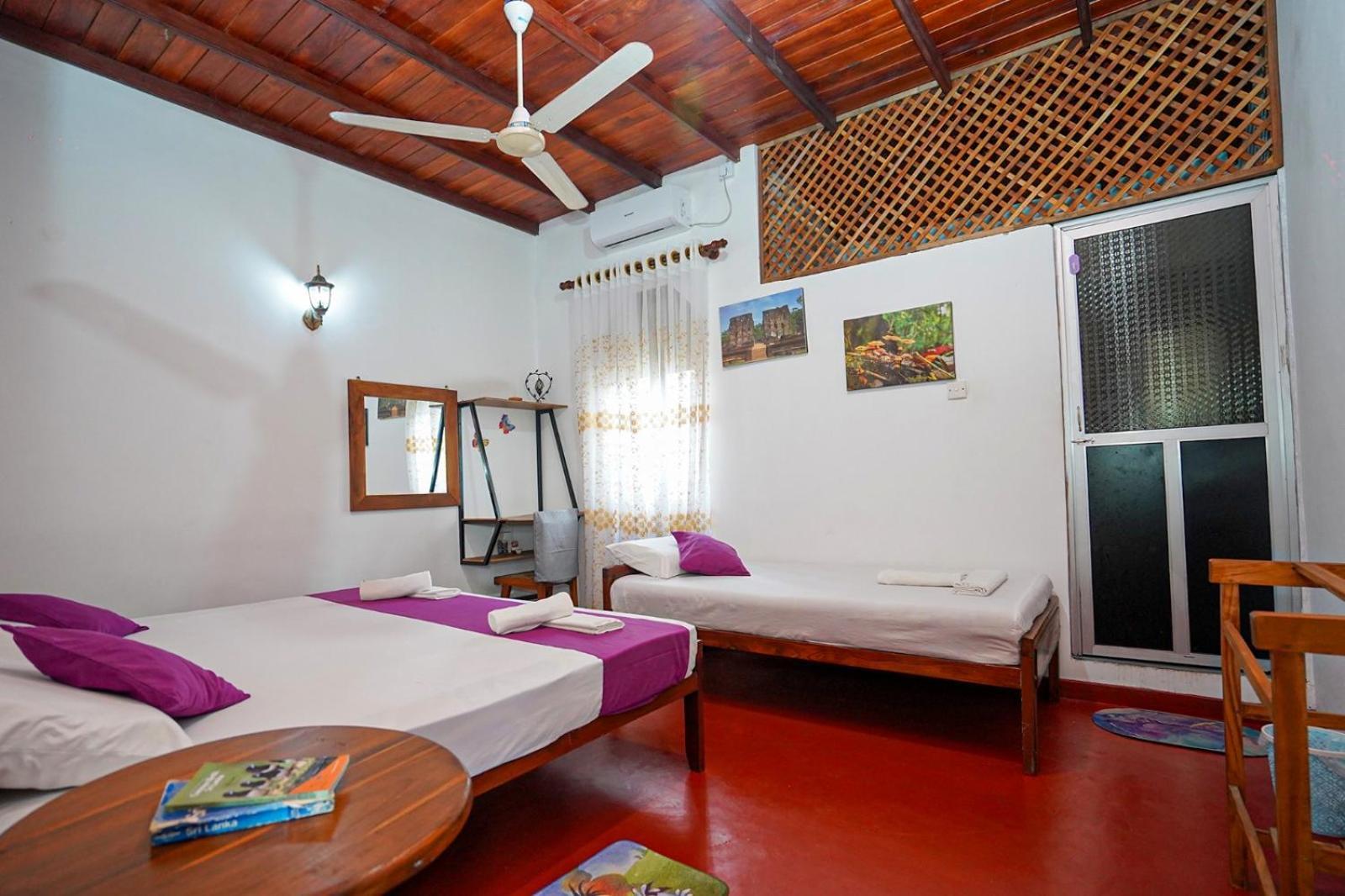 4Ty Two Homestay Галле Экстерьер фото