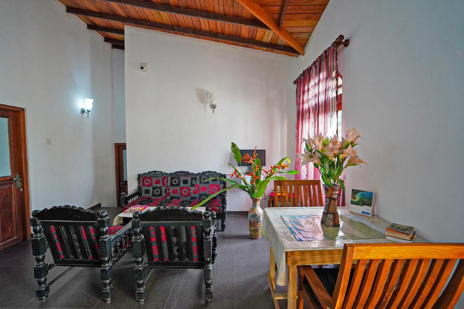 4Ty Two Homestay Галле Экстерьер фото