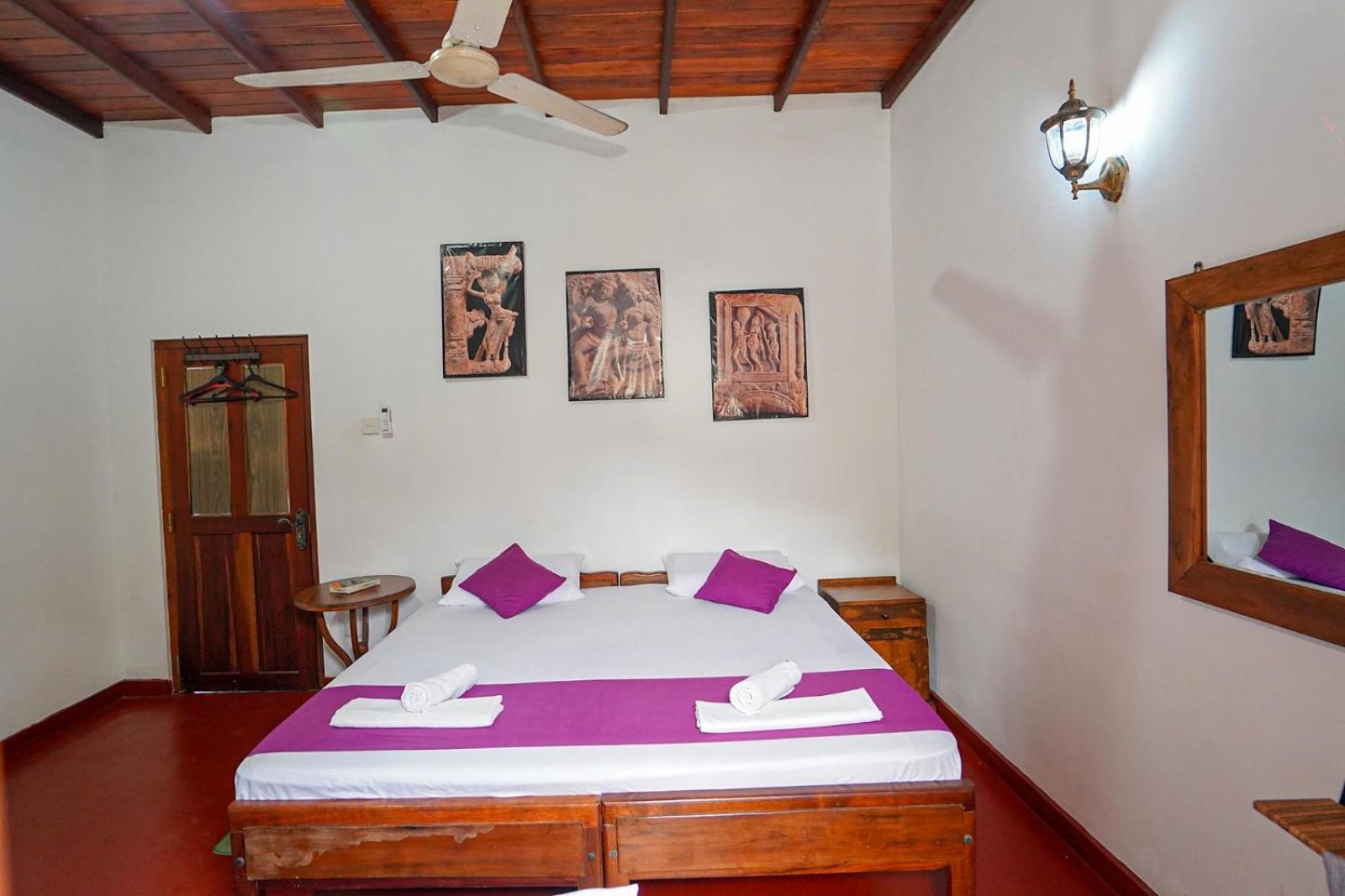 4Ty Two Homestay Галле Экстерьер фото